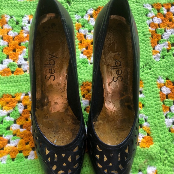 SOLD Vintage 50s/60s Navy Blue Kitten Heels - Picture 3 of 3